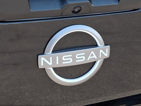 Certified 2024 Nissan Frontier SL w/ Technology Package AWD/4WD image 29