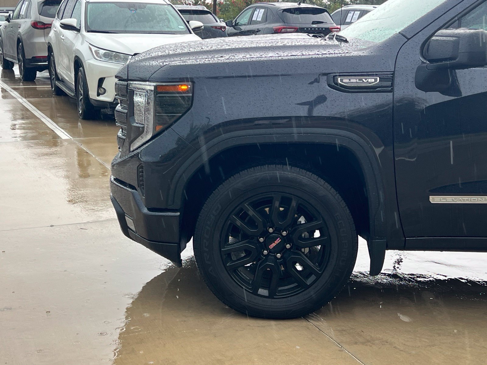 Used 2023 GMC Sierra 1500 Elevation RWD image 9