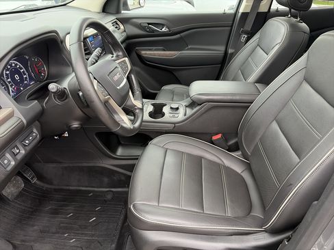 Used 2020 GMC Acadia Denali w/ Denali Ultimate Package AWD/4WD image 18