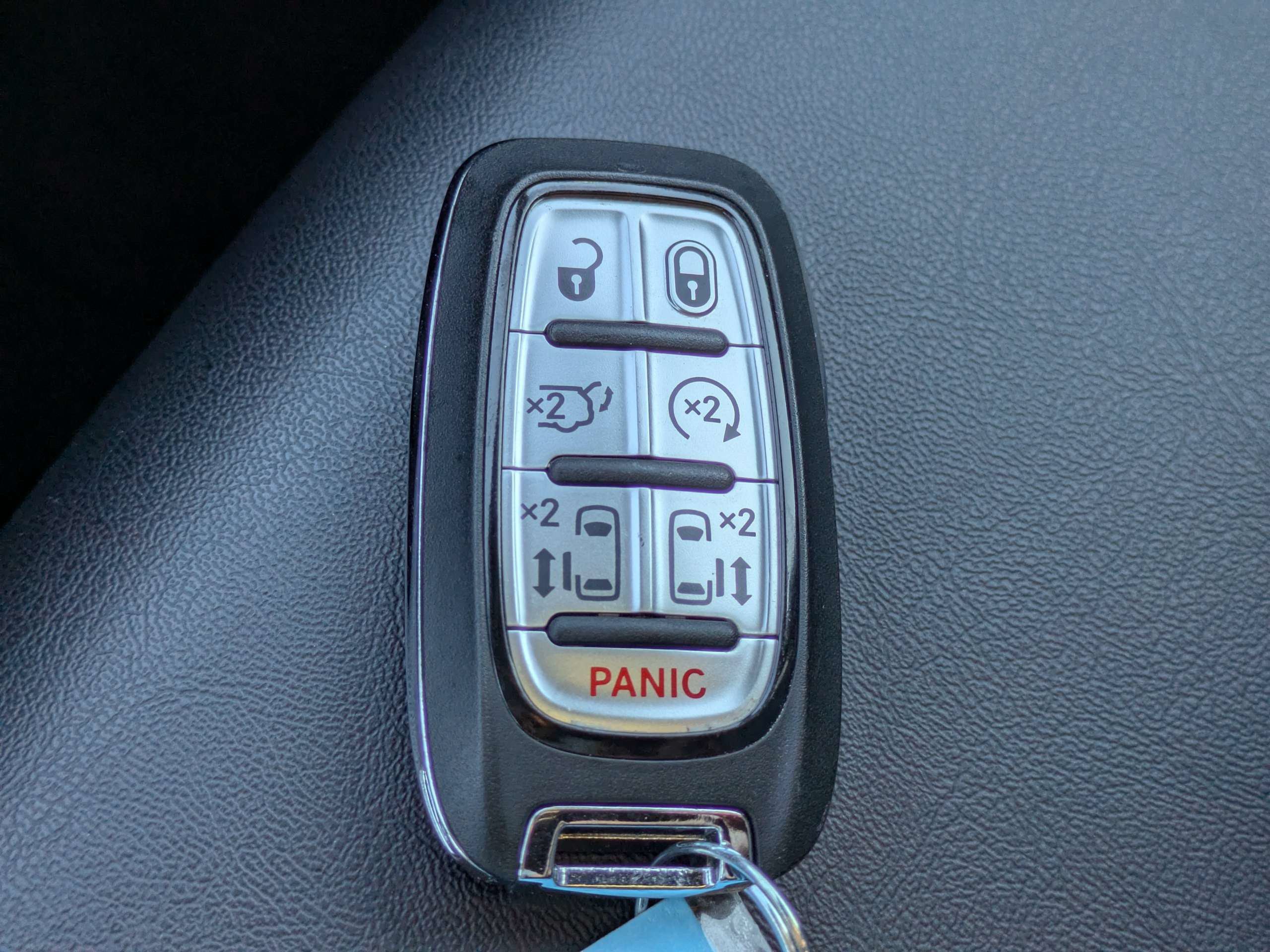 Used 2025 Chrysler Pacifica Select FWD image 28