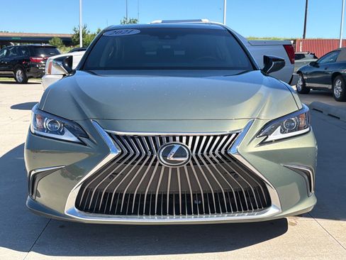 Used 2021 Lexus ES 250 w/ Premium Package AWD/4WD image 3