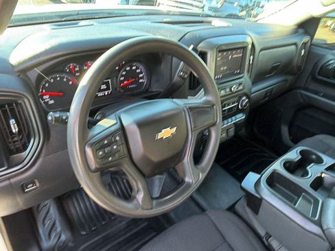 Used 2022 Chevrolet Silverado 1500 W/T RWD image 3