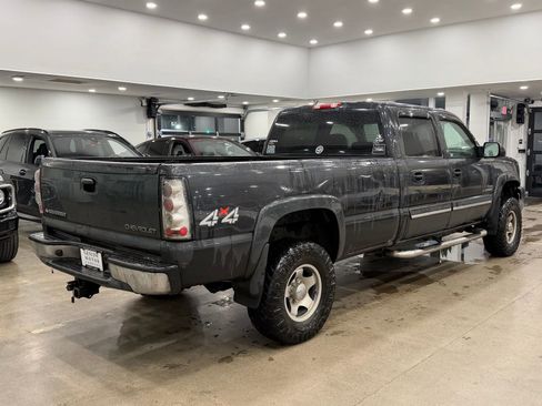 Used 2005 Chevrolet Silverado 2500 LT w/ Heavy-Duty Power Package image 3