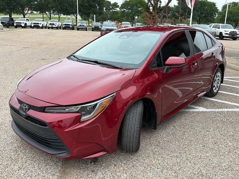 Used 2025 Toyota Corolla LE FWD image 7