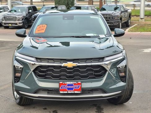 New 2026 Chevrolet Trax LT w/ Driver Confidence Package image 2
