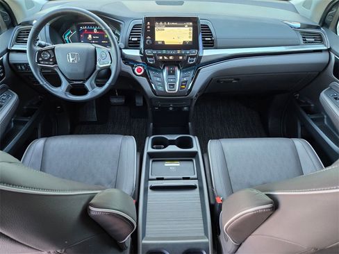 Used 2024 Honda Odyssey Elite image 16