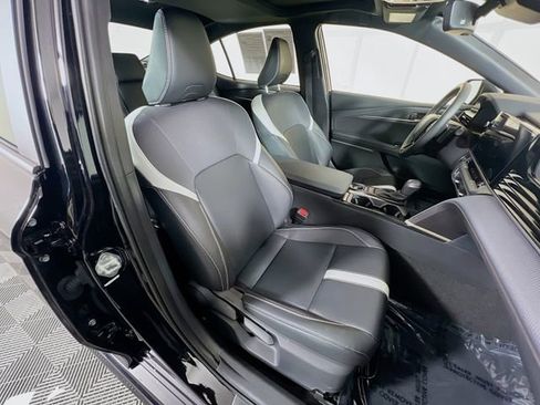 Used 2025 Toyota Camry SE image 29