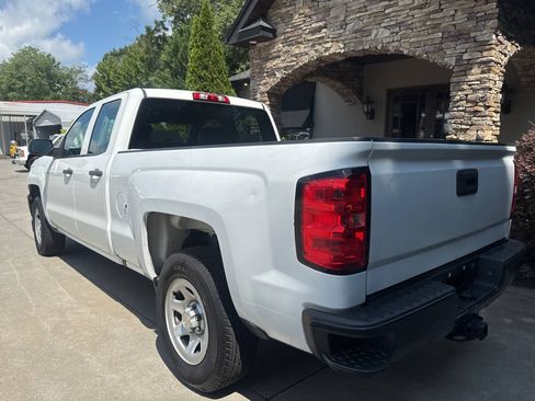 Used 2017 Chevrolet Silverado 1500 W/T RWD image 3