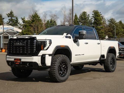 Used 2025 GMC Sierra 3500 Denali Ultimate image 9