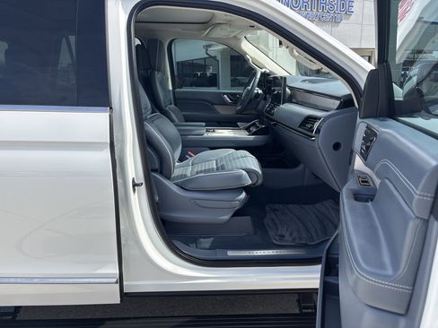 Used 2024 Lincoln Navigator L Black Label image 10