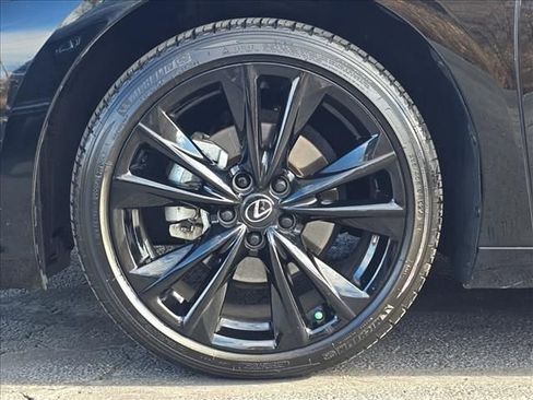 Used 2025 Lexus ES 300h w/ Premium Package image 11