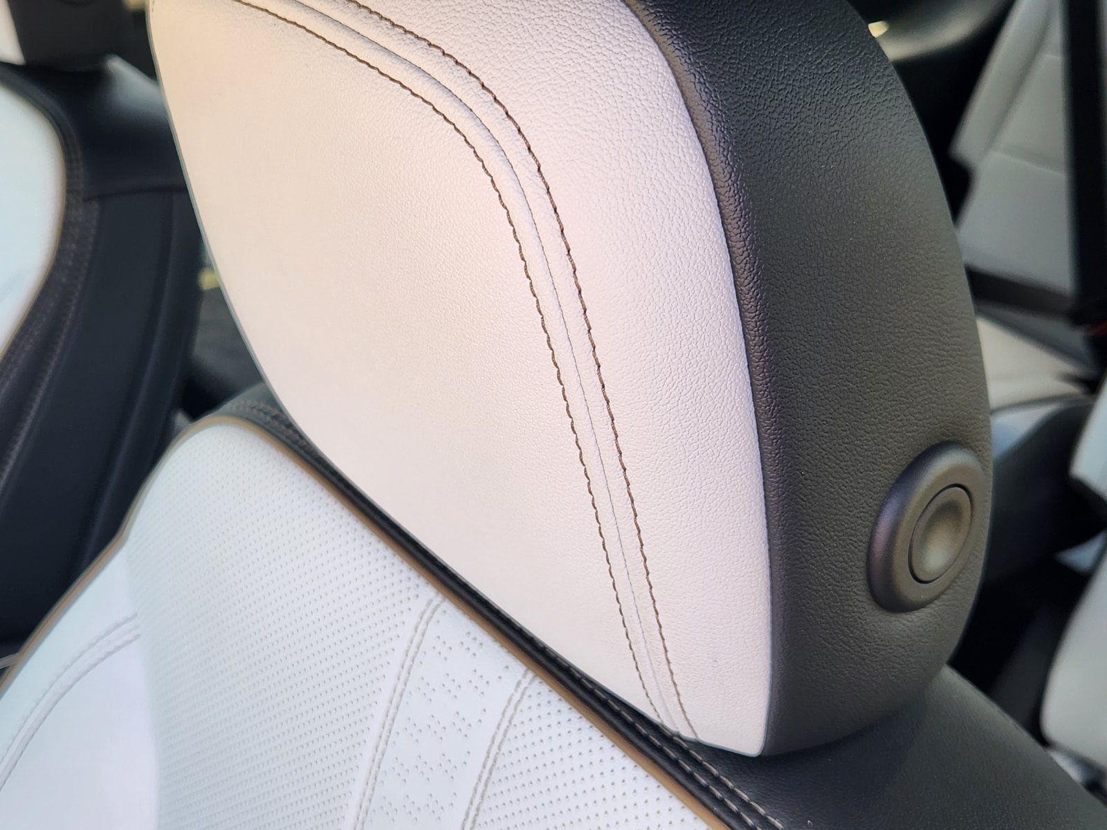 Used 2026 Chevrolet Traverse High Country w/ LPO, Floor Liner Package FWD image 21