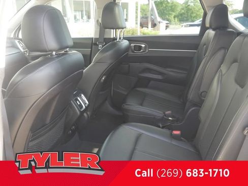 Used 2021 Kia Sorento EX w/ Panoramic Sunroof Package AWD/4WD image 47