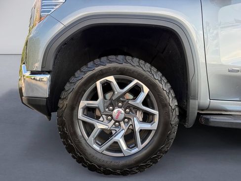 Used 2024 GMC Sierra 1500 SLT w/ SLT Premium Plus Package AWD/4WD image 9