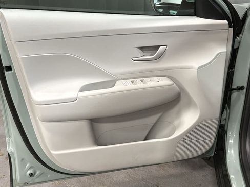 Used 2024 Hyundai Kona SEL FWD image 9