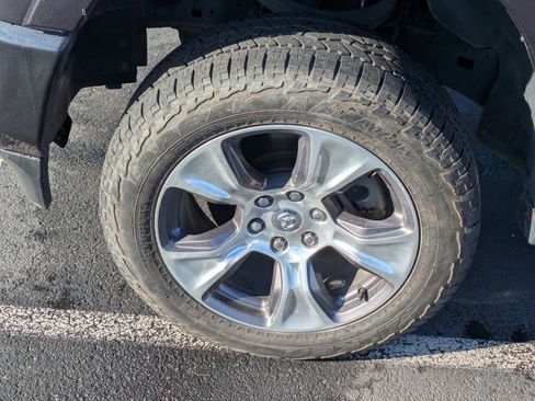 Used 2019 RAM 1500 Laramie image 10