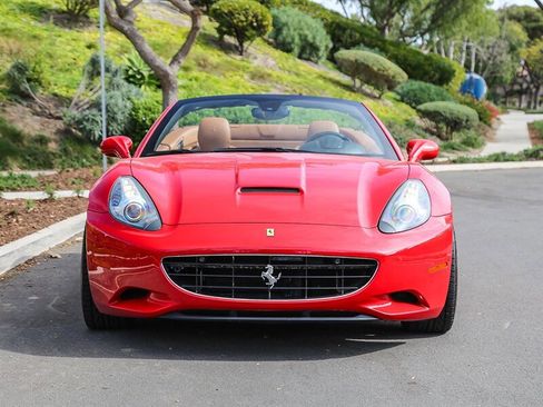 Used 2010 Ferrari California image 2