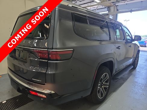 Used 2024 Jeep Wagoneer L Series II w/ Flexible Seating Group AWD/4WD image 4