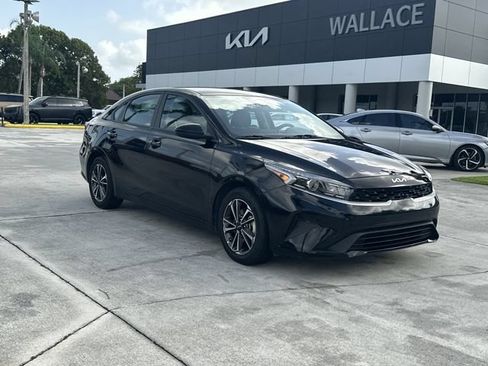 Certified 2024 Kia Forte LXS FWD image 4