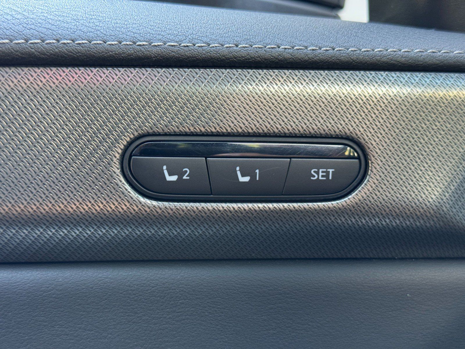 Used 2022 INFINITI QX60 Luxe w/ Performance Audio Package FWD image 18