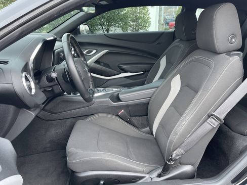 Used 2020 Chevrolet Camaro LT image 23