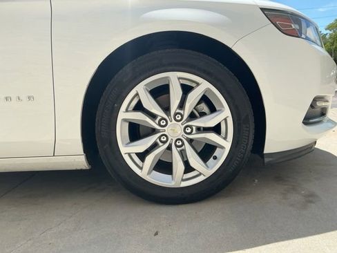 Used 2018 Chevrolet Impala LT w/ LT Convenience Package FWD image 36