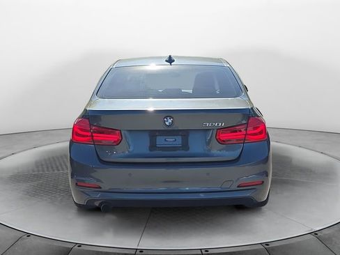 Used 2017 BMW 320i Sedan RWD image 4