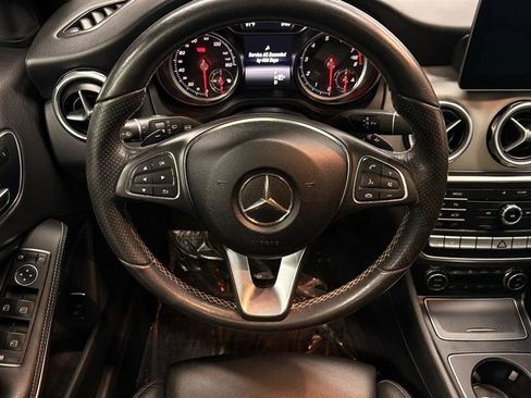 Used 2018 Mercedes-Benz GLA 250 GLA 250 w/ Premium Package image 7