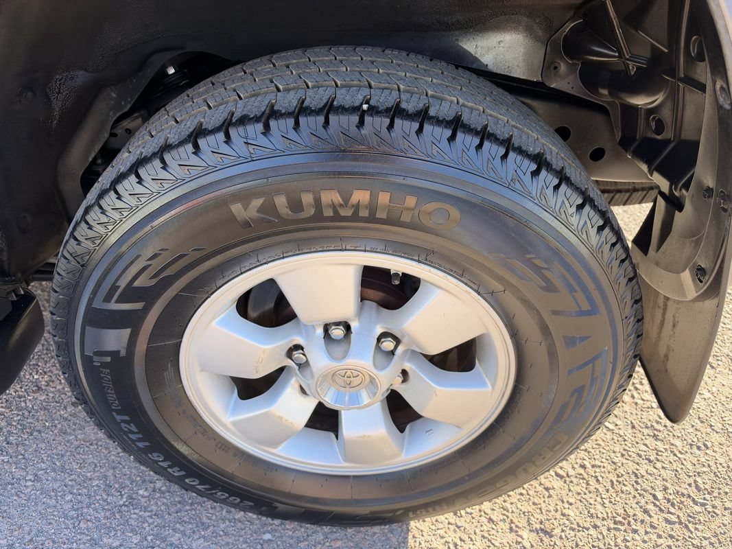 Used 2004 Toyota 4Runner SR5 RWD image 12