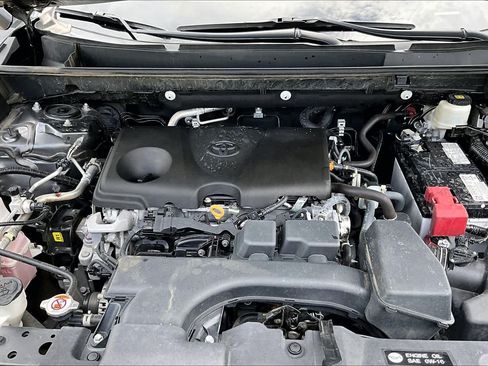 Used 2022 Toyota RAV4 XLE AWD/4WD image 30