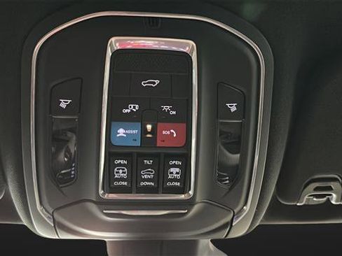Used 2023 Jeep Wagoneer L Series II w/ Convenience Group I RWD image 28