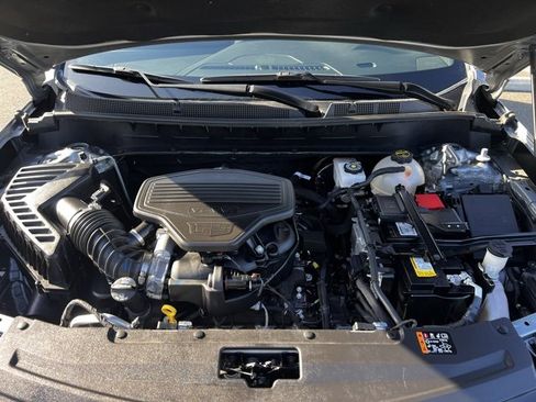 Used 2025 Cadillac XT6 Premium Luxury image 32