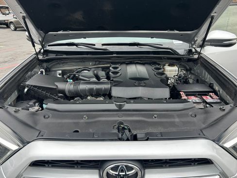 Used 2016 Toyota 4Runner Limited AWD/4WD image 33
