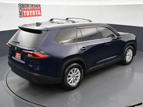Used 2024 Toyota Grand Highlander AWD image 23