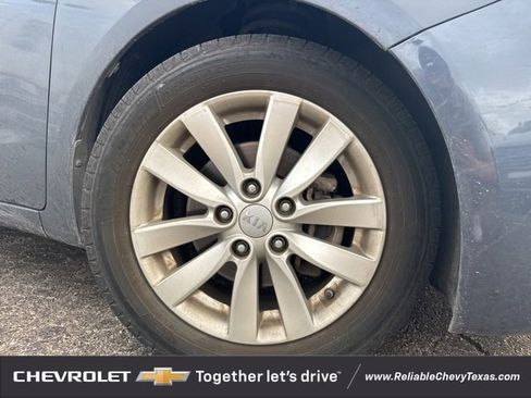 Used 2016 Kia Forte LX w/ LX Popular Plus Package image 40