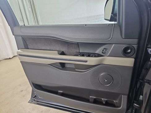 Used 2020 Ford Expedition Limited w/ Special Edition Package AWD/4WD image 34