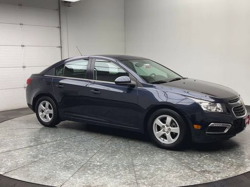 Used 2015 Chevrolet Cruze LT image 35