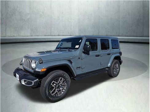 New 2026 Jeep Wrangler Unlimited Sahara AWD/4WD image 1