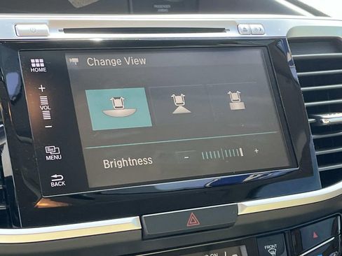 Used 2017 Honda Accord EX image 32