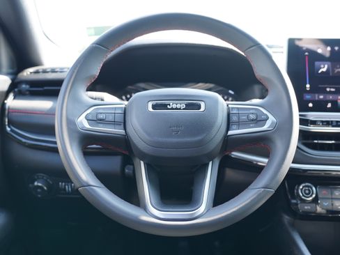Used 2024 Jeep Compass Trailhawk AWD/4WD image 17
