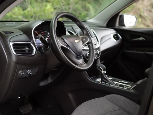 Used 2024 Chevrolet Equinox LT FWD image 9