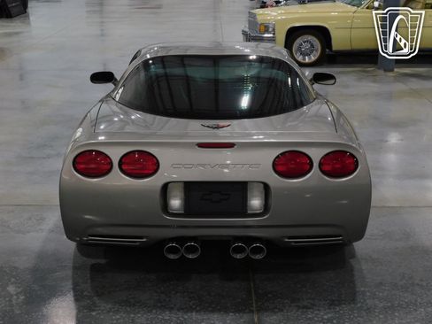Used 1999 Chevrolet Corvette Coupe w/ Memory Pkg RWD image 34