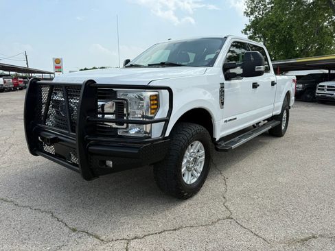 Used 2019 Ford F250 XLT w/ XLT Value Package AWD/4WD image 3