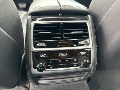 Used 2017 BMW 750i RWD image 19
