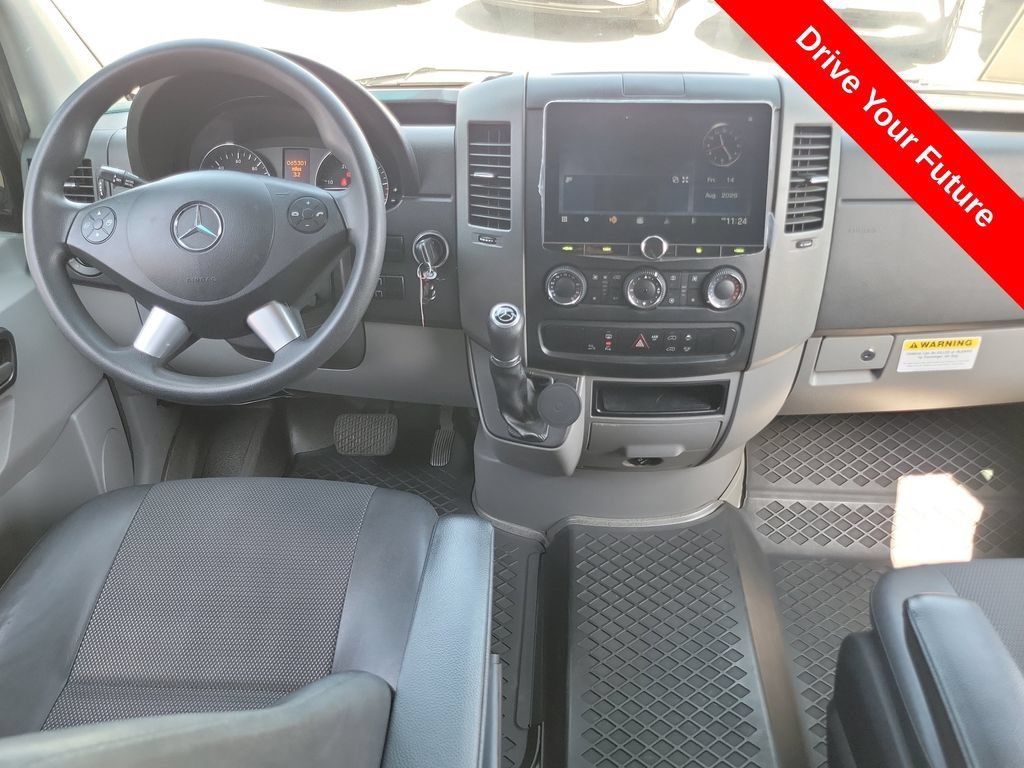 Used 2018 Mercedes-Benz Sprinter 2500 image 4