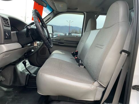 Used 2003 Ford F350 162 W.B. 4D image 10