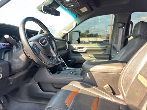 Used 2024 GMC Sierra 2500 AT4 AWD/4WD image 4