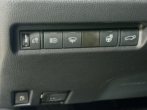 Certified 2021 Toyota RAV4 XLE w/ Convenience Package AWD/4WD image 10