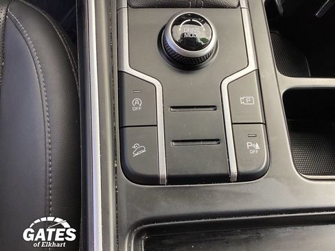 Used 2023 Kia Sorento S FWD image 36