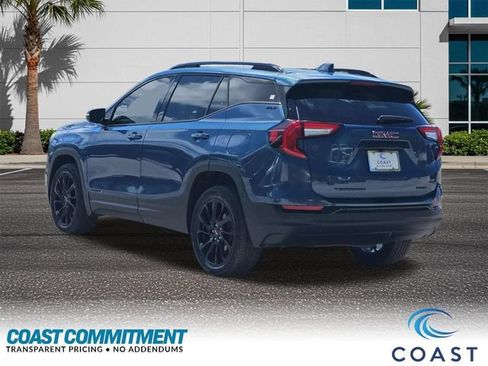 Used 2024 GMC Terrain SLT w/ Elevation Edition AWD/4WD image 8